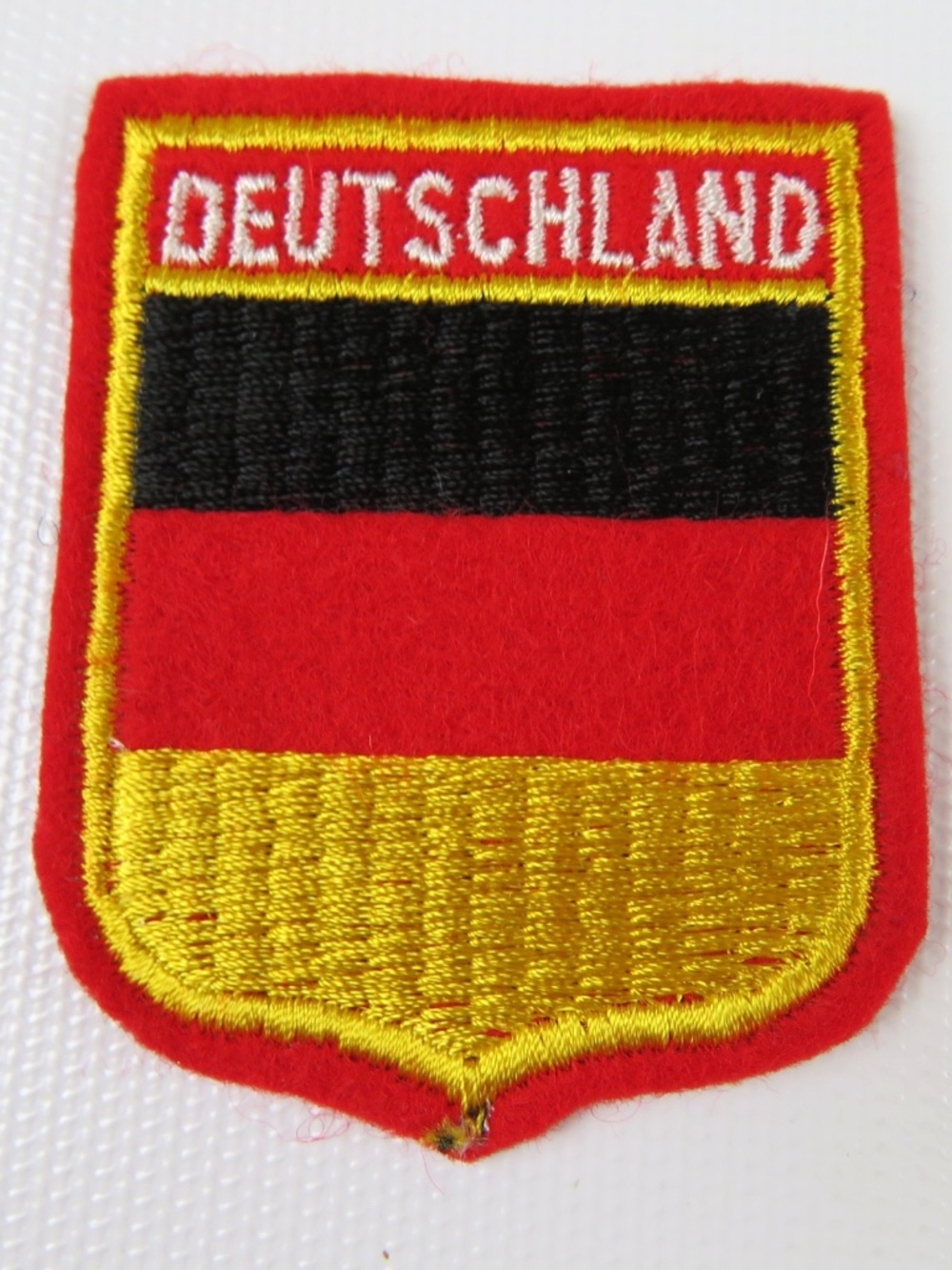 Vtg DEUTSCHLAND Germany embroidered travel souvenir patch 80s